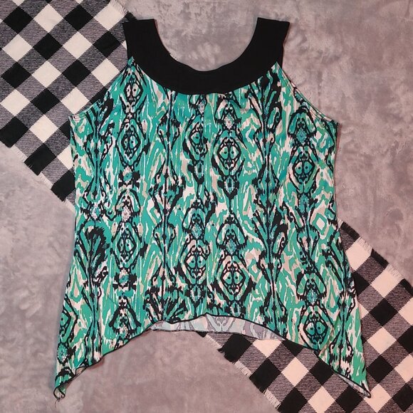 1X | Carol Rose | Abstract Asymmetrical Flow Collared Tank Top - Picture 3 of 4